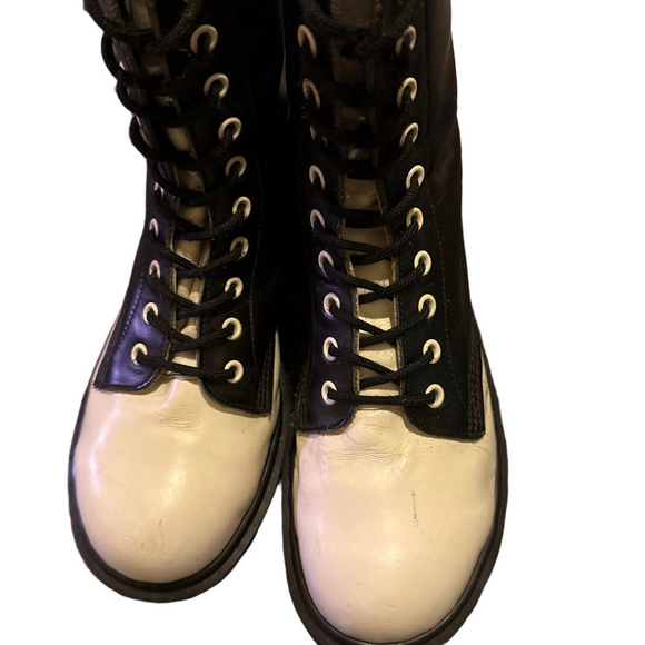 Dr. Martens Crazy Bomb MIE UK6 - Picture 2 of 5